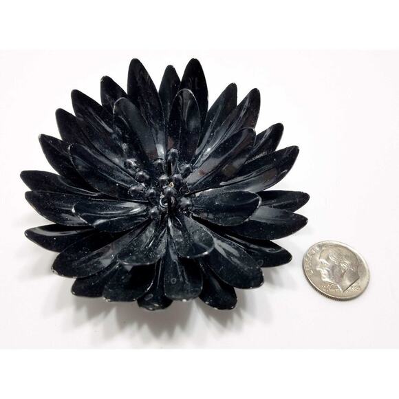 Vintage 1960s Black Enamel Flower Brooch Large Metal Daisy Copper Base - Picture 4 of 10